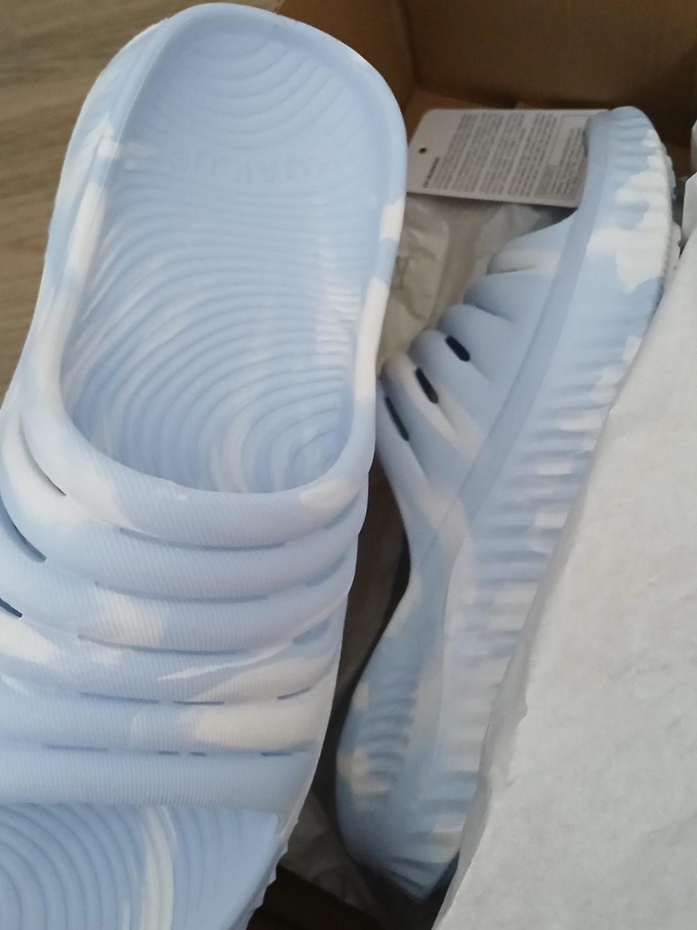NIB, NWT Women's Lightweight Slip-On Clog Sandals - Light Blue/White
